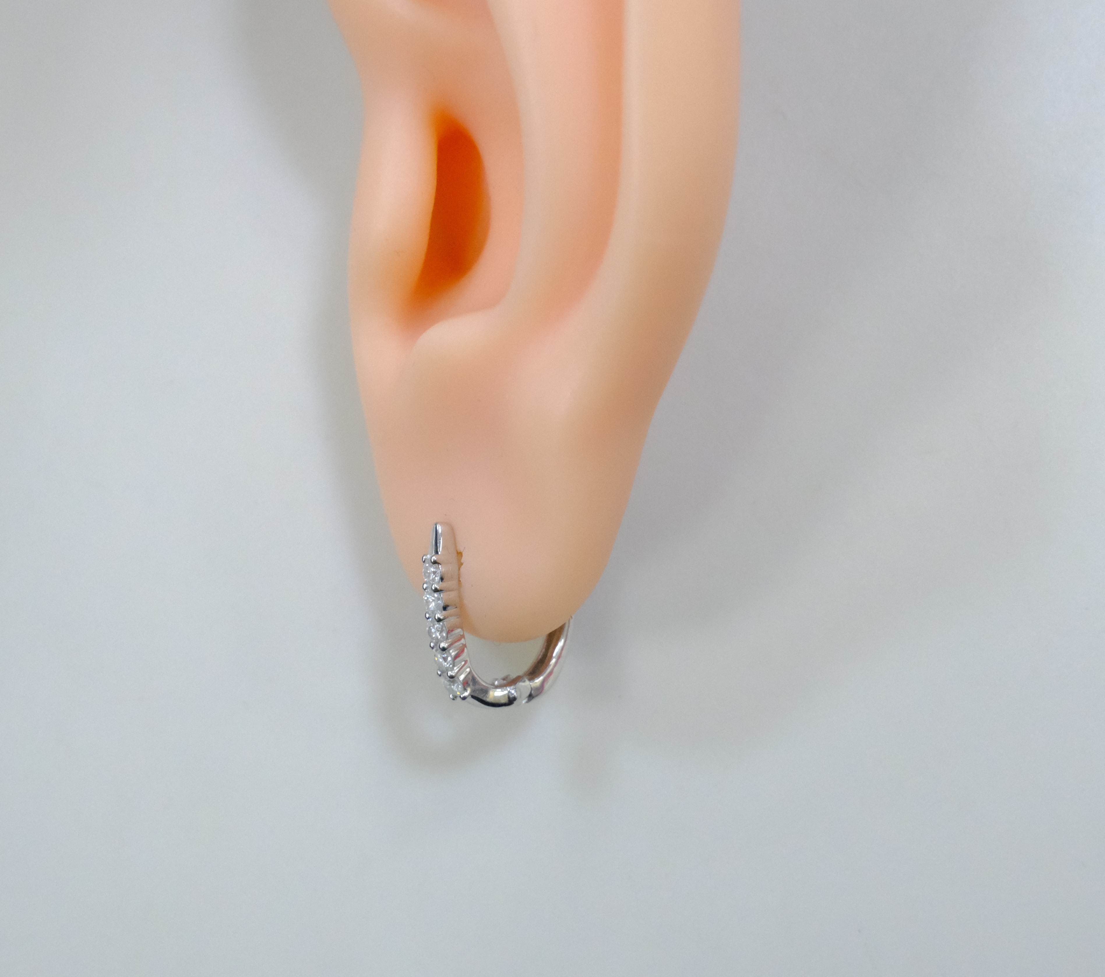 Серебряные серьги с бриллиантами